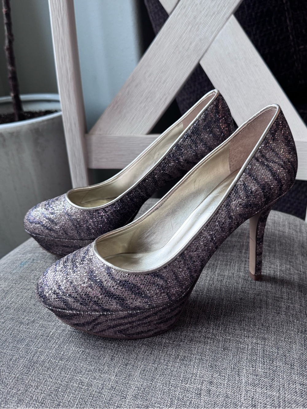 Nine West Mendoza Glitter Platform Pumps in Zebra Print Multi Color size 8